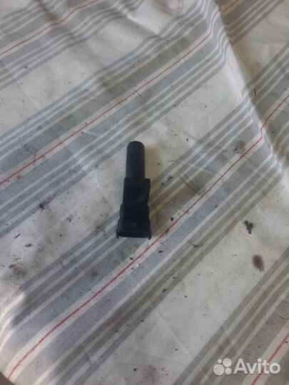 Датчик положения коленвала Mercedes W204 271.820