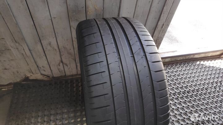 Pirelli P Zero PZ4 285/40 R19 107Y