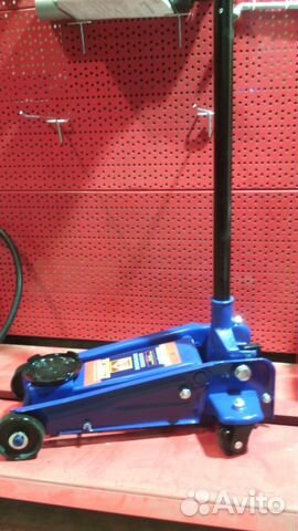 Домкрат подкатной 3т. Автомагнат