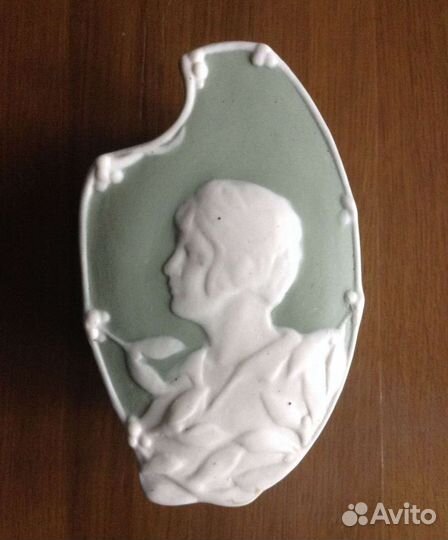 Шкатулка бисквитный фарфор.Вербилки началоXXвека