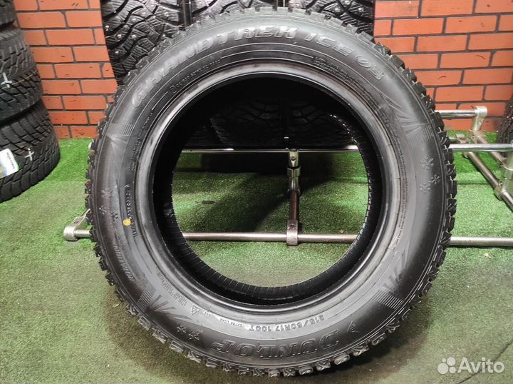 Dunlop GrandTrek Ice 03 215/60 R17 100T