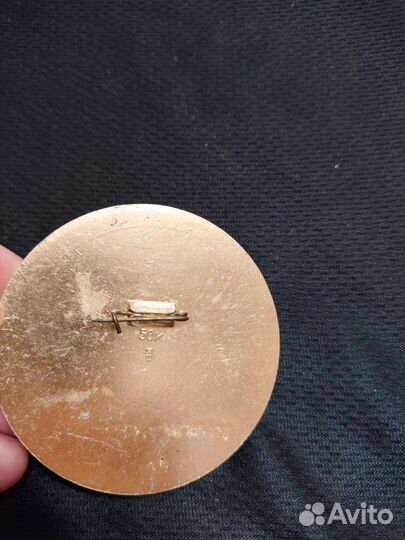 Советские значки лев советский значок