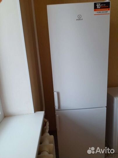 Холодильник новый Indesit