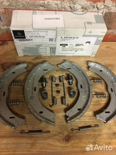 Колодки стояночного тормоза для Mercedes W639 ориг