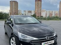 Hyundai Elantra 2.0 AT, 2019, 75 800 км, с пробегом, цена 1 000 000 руб.