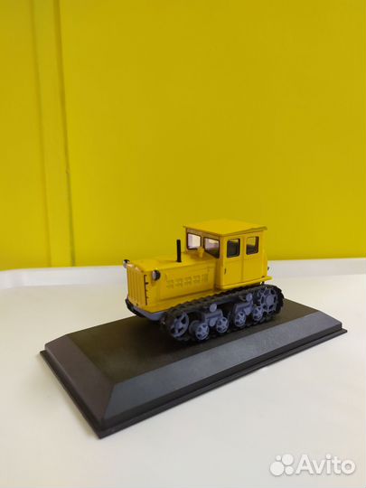 Модель трактора в масштабе 1 43