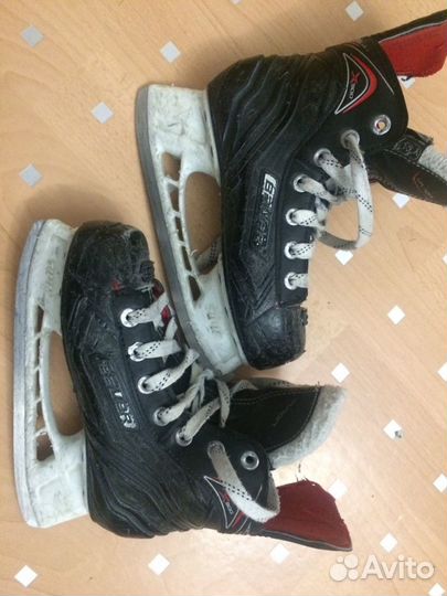 Коньки хоккейные профессиональные