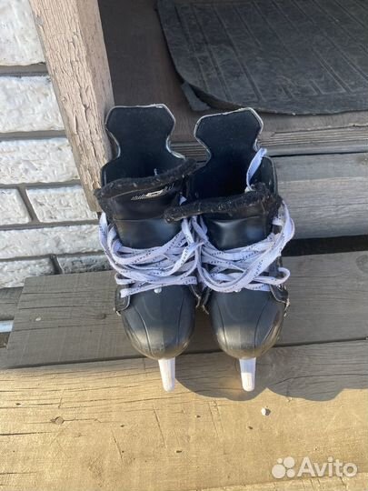 Хоккейные коньки