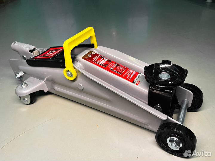 Подкатной гидравлический домкрат Matrix 51028 2 т