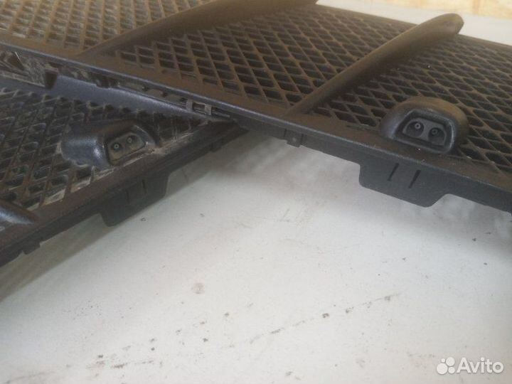 Решетка капота передняя Mercedes Ml W164 2005