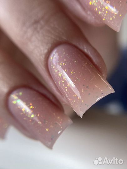 Модель на маникюр