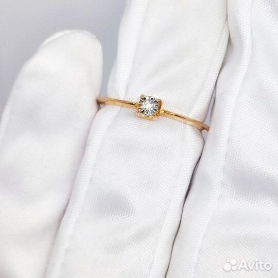 Золотое кольцо с бриллиантом 16,5р