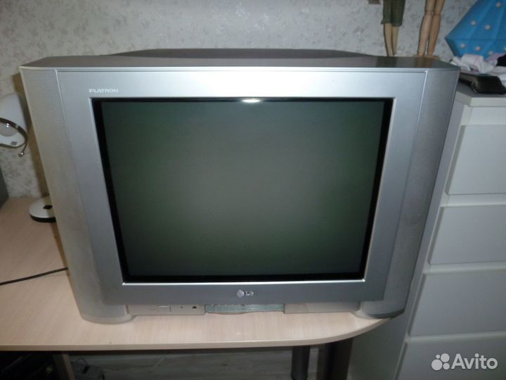 Телевизор LG диагональ 54см