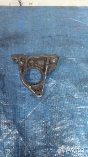 Кронштейн промежуточного вала Renault Scenic K4J