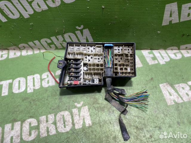 Блок предохранителей под капот Ford Focus 2 2006