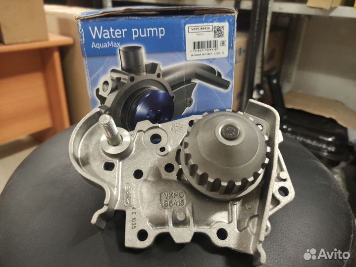 Помпа, водяной насос renault Logan SKF vkpc 86415