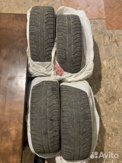 Bridgestone Ice Cruiser 7000 205/65 R15 94T