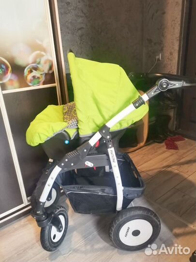 Коляска 3 в 1 с автолюлькой