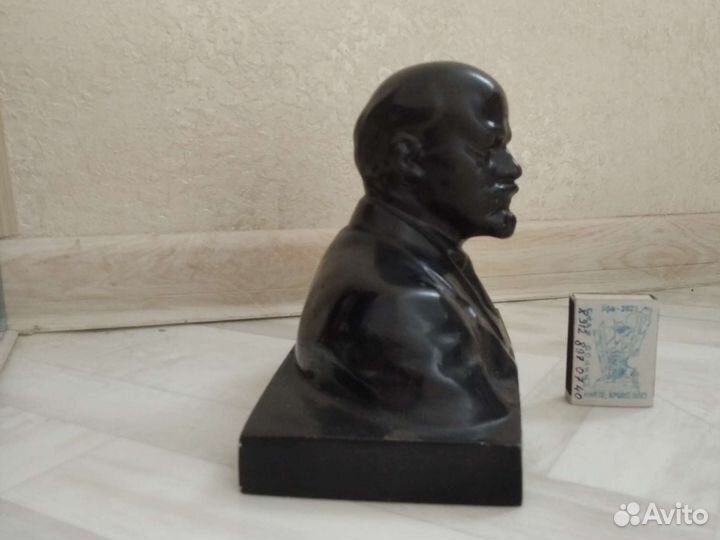 Бюст Ленина