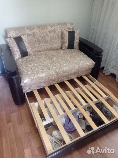 Диван