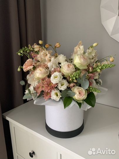 Букеты и композиции из живых цветов