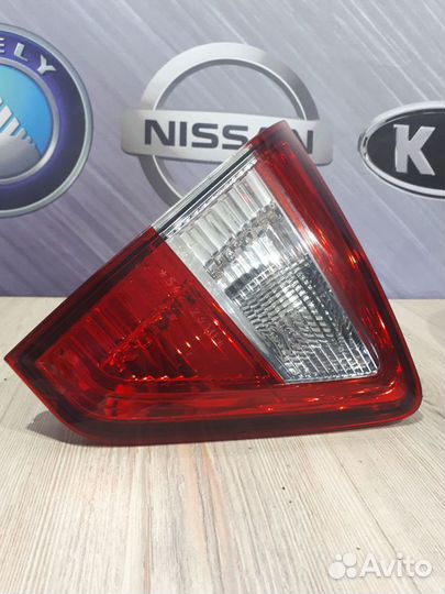 Фонарь задний Nissan terrano D10 Лев