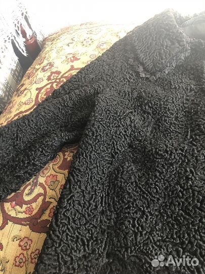 Полушубок женский каракуль