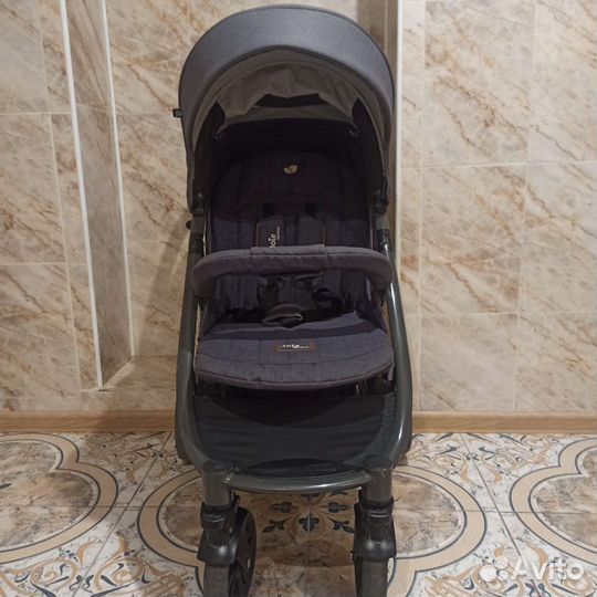 Прогулочная коляска Joie litetrax 4 flex signature