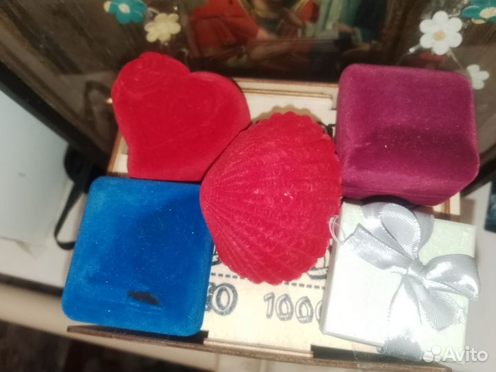 Коробочки для ювелирных изделий