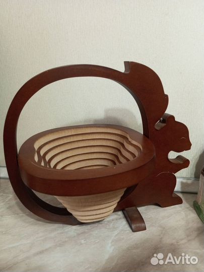 Деревянная ваза для орехов и фруктов