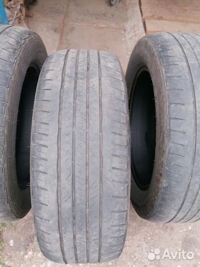 Bridgestone Dueler H/T 843 215/60 R17 96
