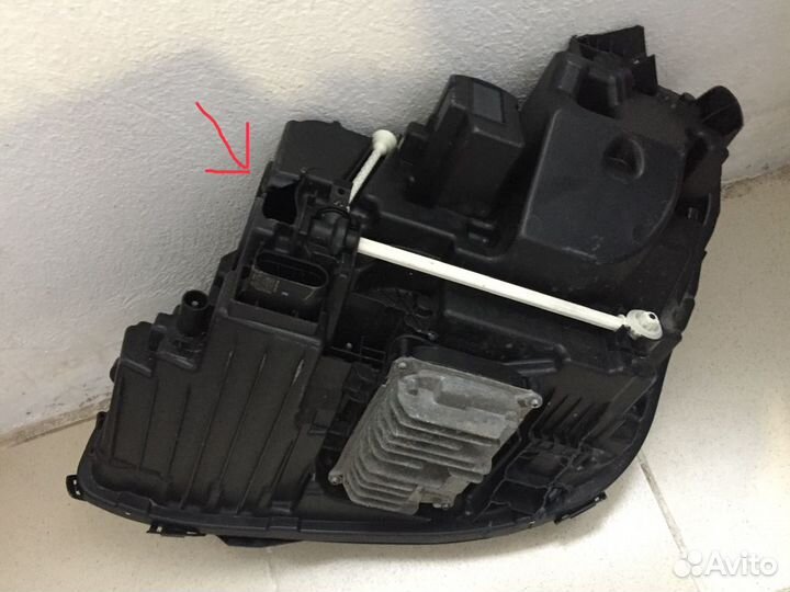 Фара дефект правая Mercedes E Class 2016