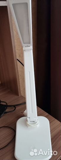 Настольная лампа