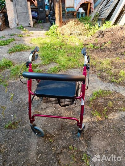 Ходунки для взрослых на колесах