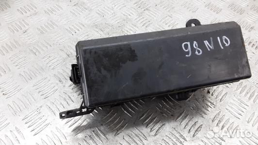 Блок предохранителей mitsubishi L200 K4T (98N10M10