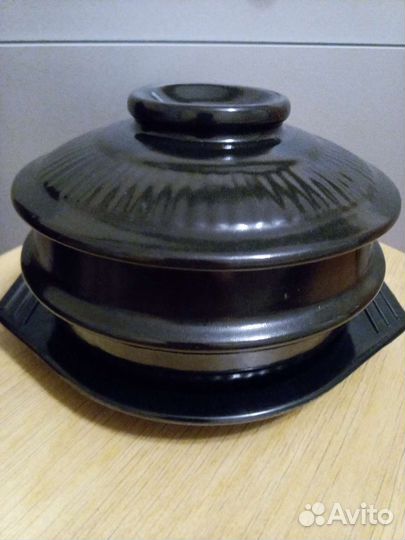 Миска керамическая с крышкой и поставкой, d 15см