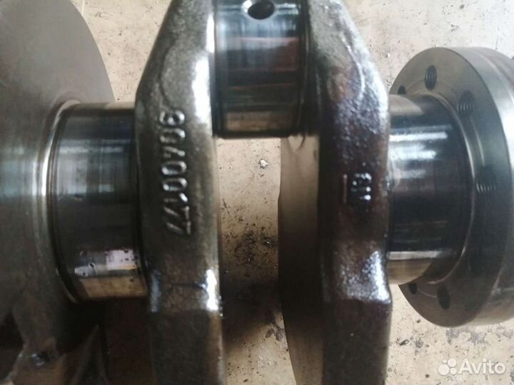 Коленвал двигателя X20DTH Опель 2.0 дизель