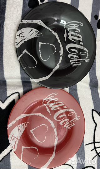 Тарелки кока кола