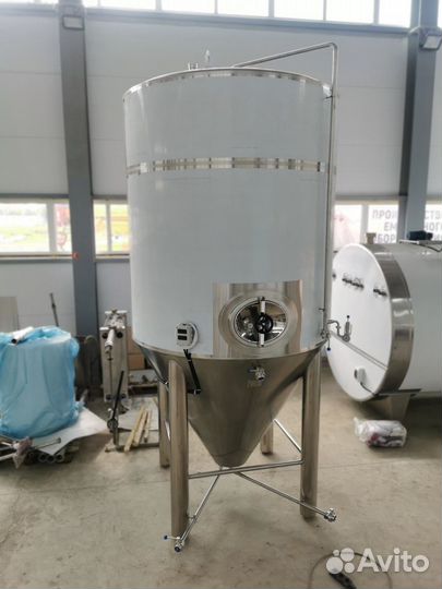 Цилиндро конический танк для пива 2500л