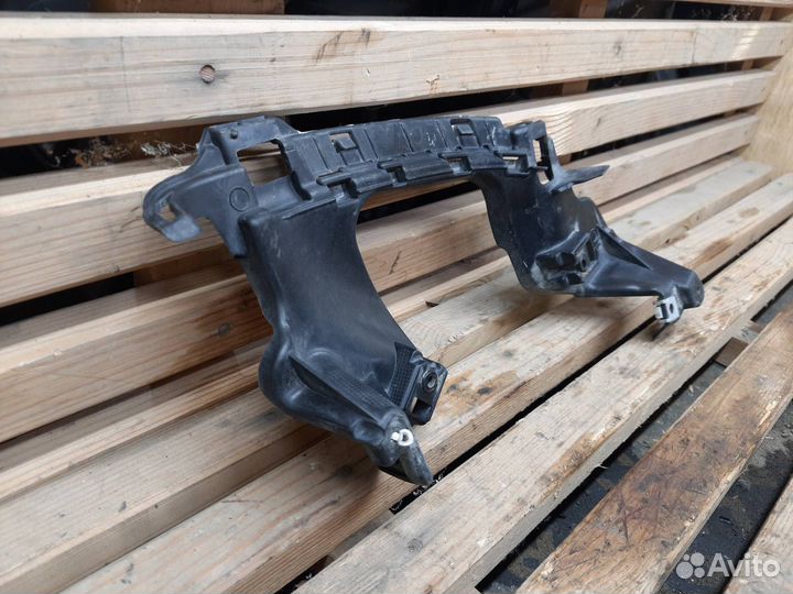 Кронштейн глушителя Mercedes-Benz GLE C292 2016