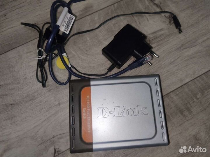 Свич d link des-1005d