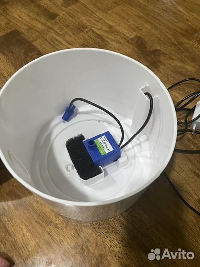 Фонтан поилка для кошек