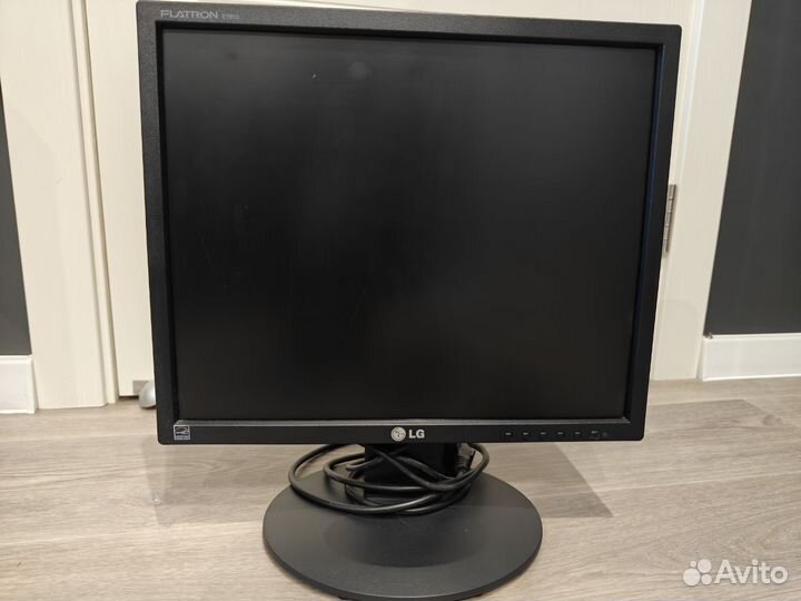 Монитор для компьютера LG flatron E1910S-BN