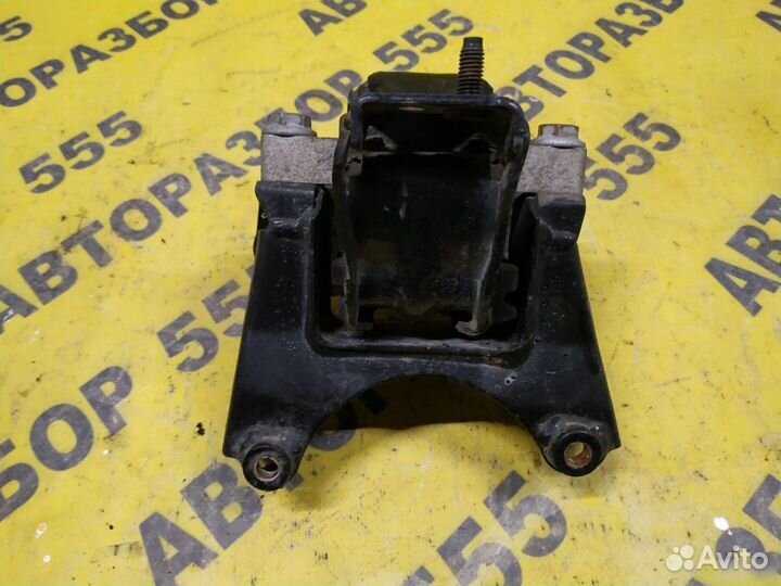 Skoda Fabia 2 Опора кпп левая 6Q0199555