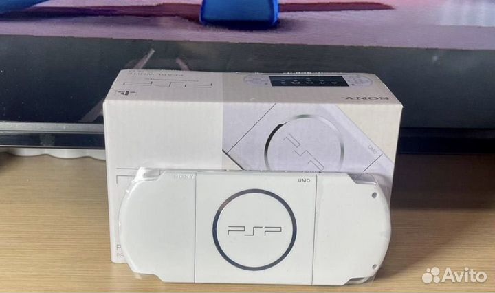 Новые Sony PSP 3008 White 320 Игр, комплект