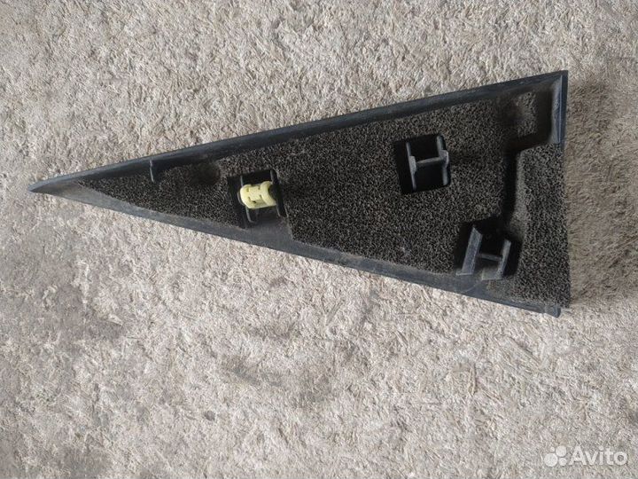 Накладка двери задняя правая Subaru Tribeca B9