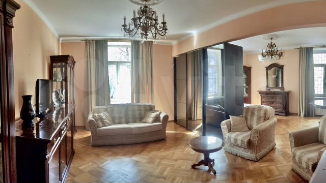 3-к. квартира, 90 м², 3/8 эт.