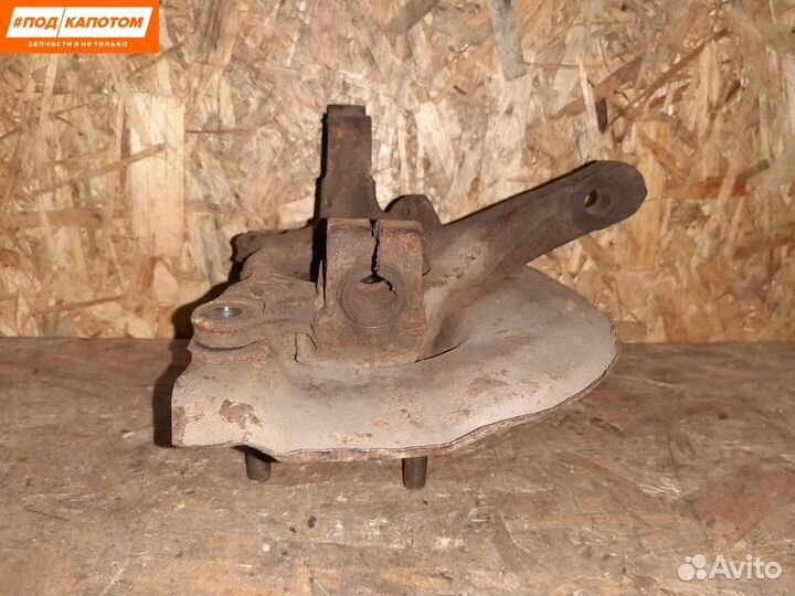 Кулак передний правый Mitsubishi Lancer 9