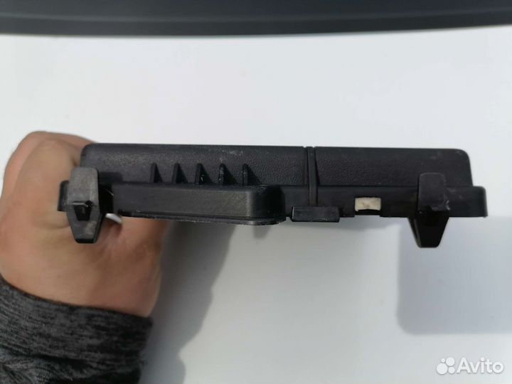 Крышка блока предохранителей Renault Fluence megan