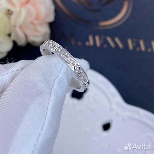 Кольцо Cartier Love, маленькая модель 0,19ct